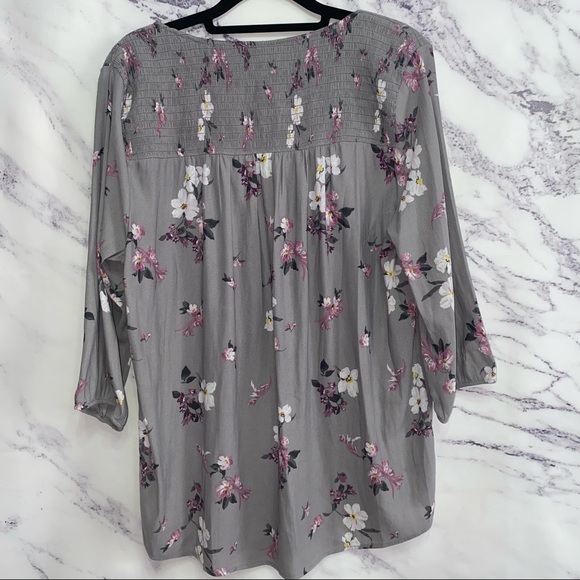 Torrid Gray Blouse With Pink/ White Flower Print - Picture 7 of 9
